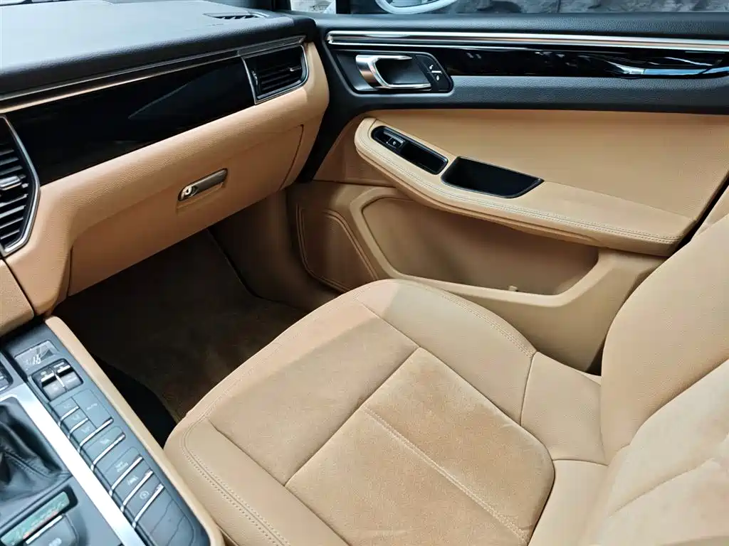 Porsche Macan 2017 — фото 17