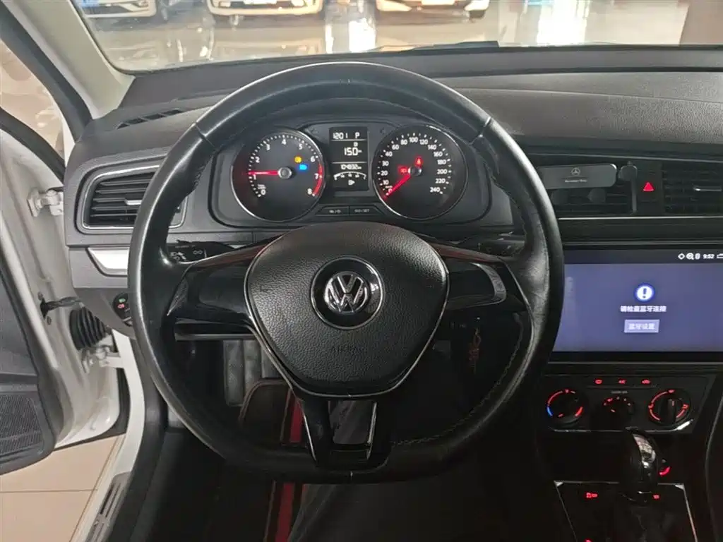 Volkswagen Lavida 2016 — фото 11