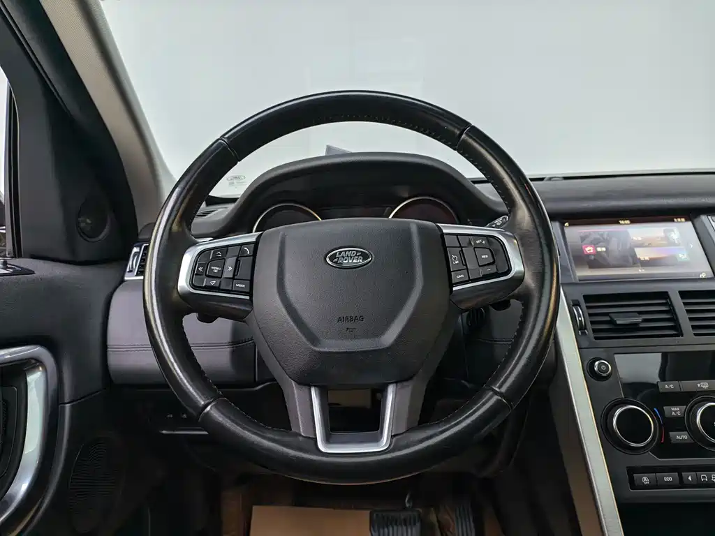 Land Rover Discovery Sport 2018 — фото 10