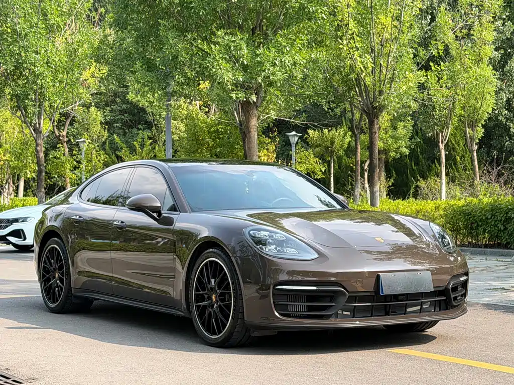 Porsche Panamera 2023