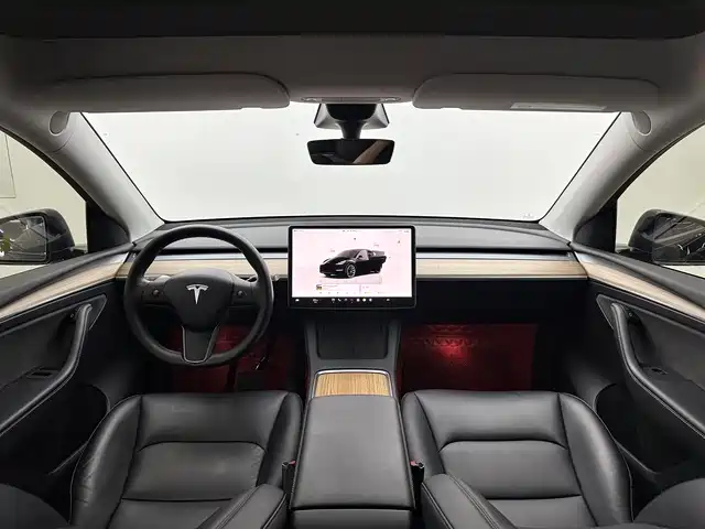 Tesla Model Y 2022 — фото 9