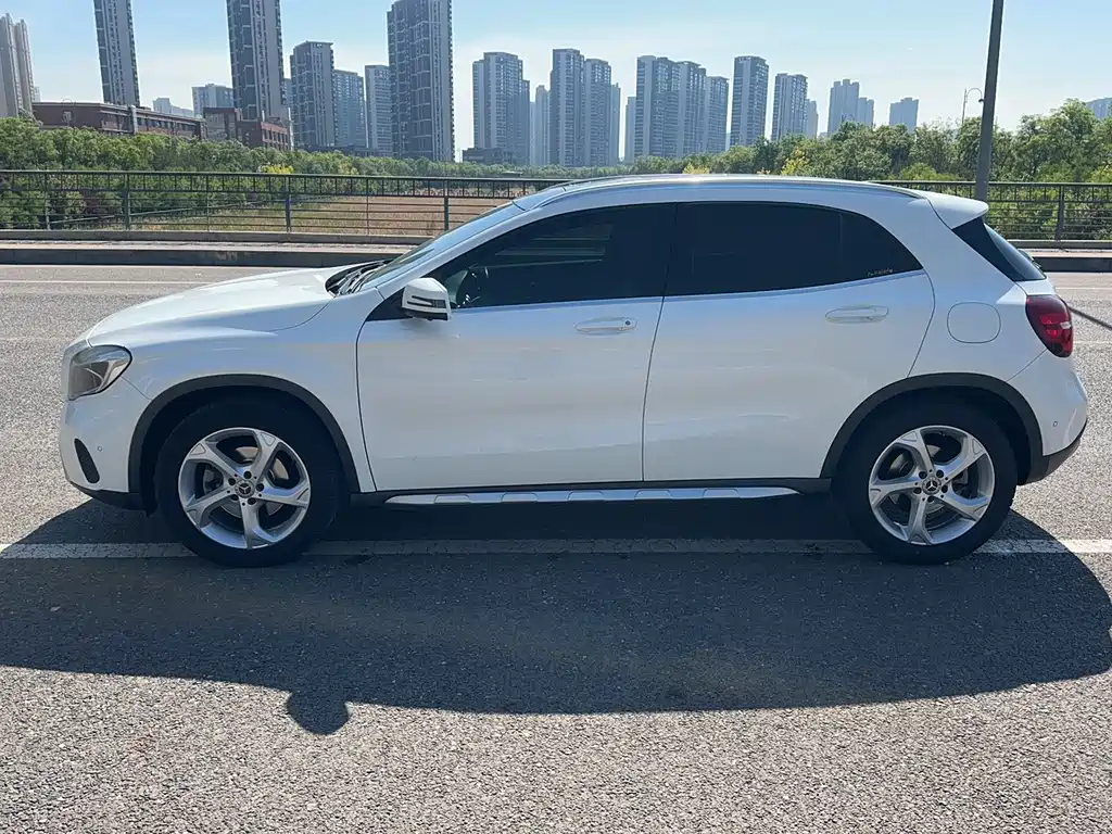 Mercedes-Benz GLA 2018 — фото 10