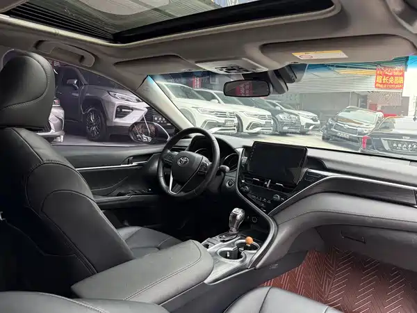 Toyota Camry 2021
