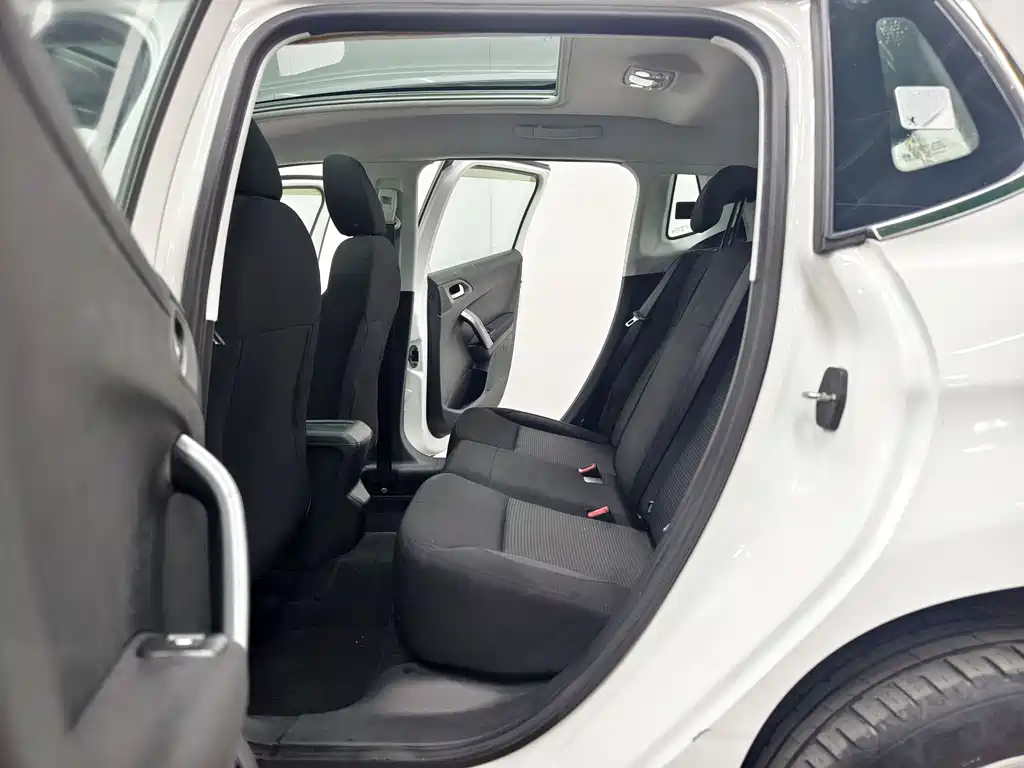Peugeot 2008 2014 — фото 13