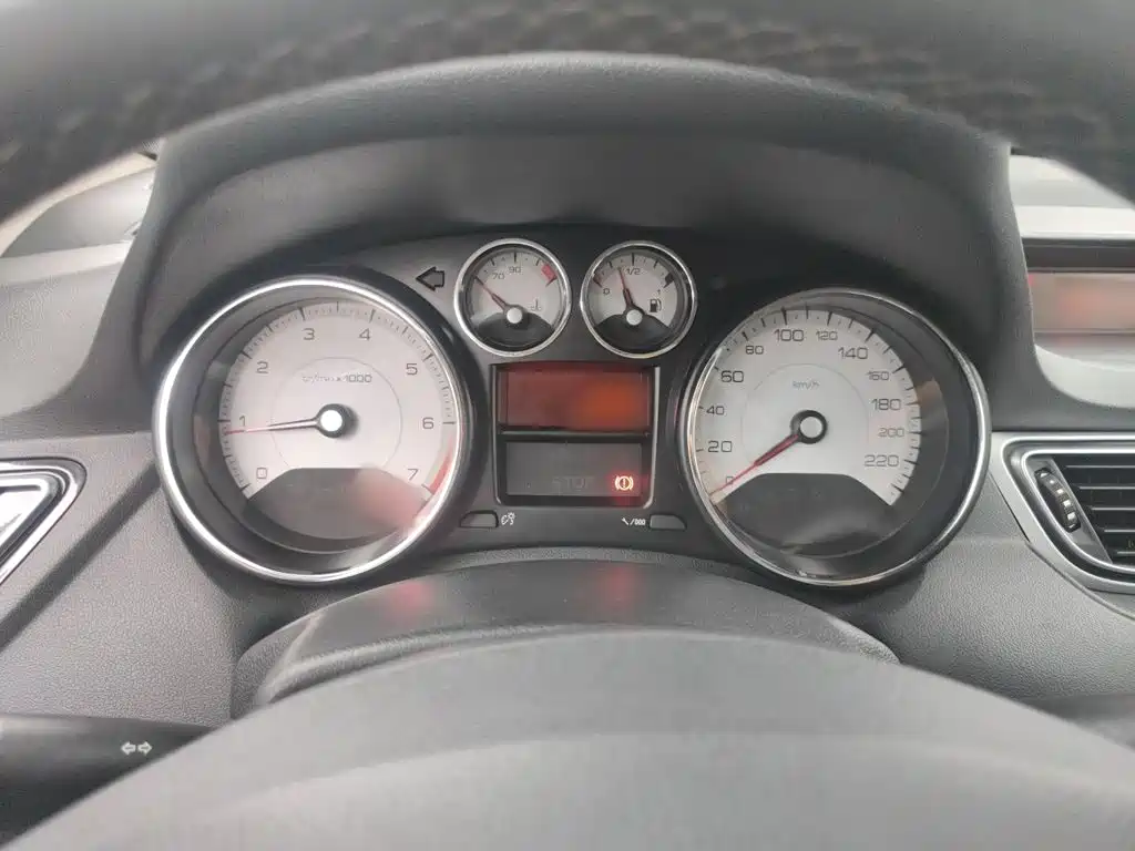 Peugeot 308 2015