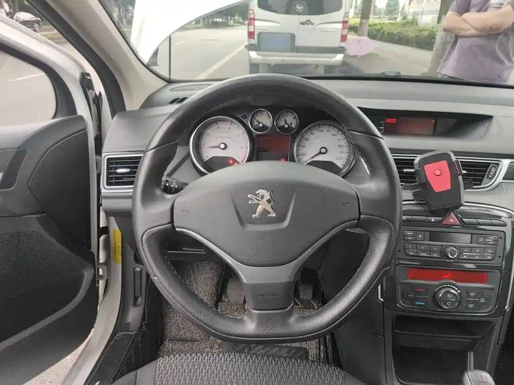 Peugeot 308 2015
