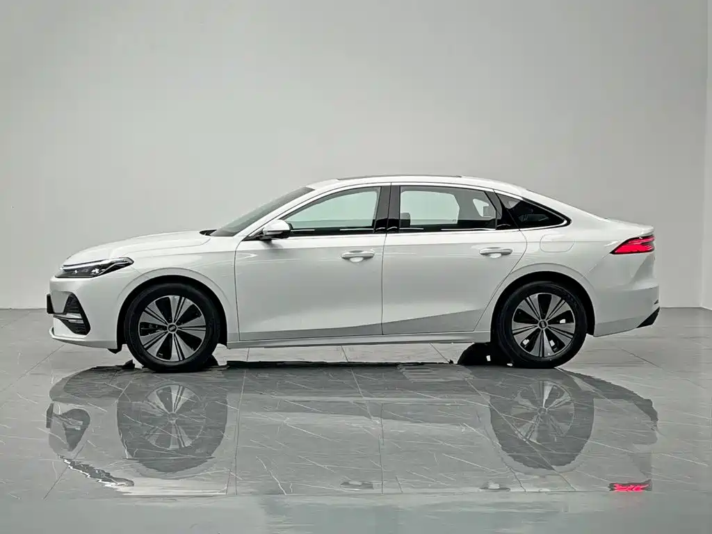 Geely Galaxy A7 EM 2026 — фото 3