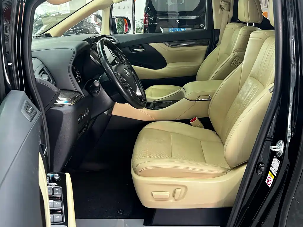 Toyota Alphard 2018 — фото 12