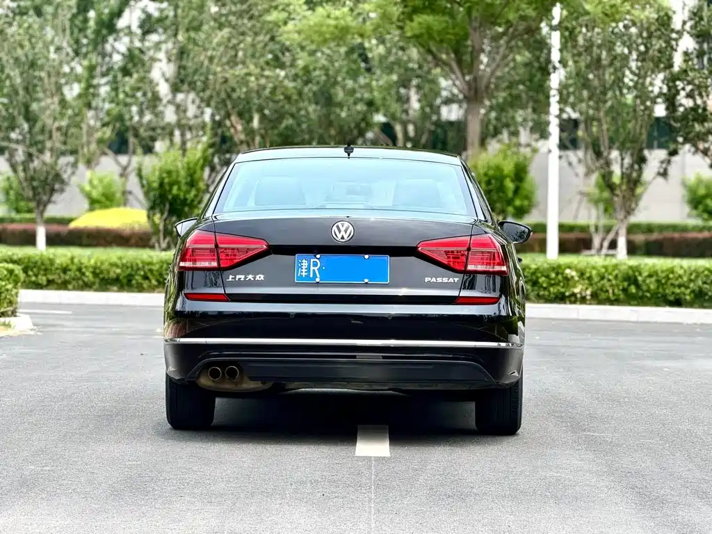 Volkswagen Passat 2017 — фото 8