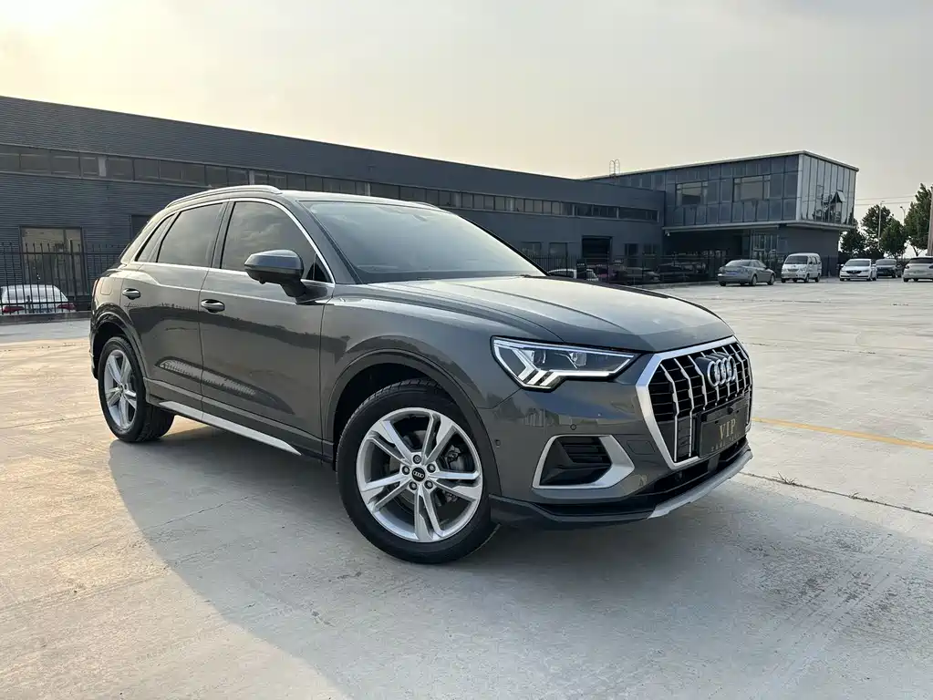 Audi Q3 2022 — фото 2