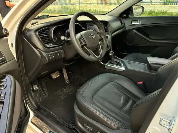 Kia K5 2011