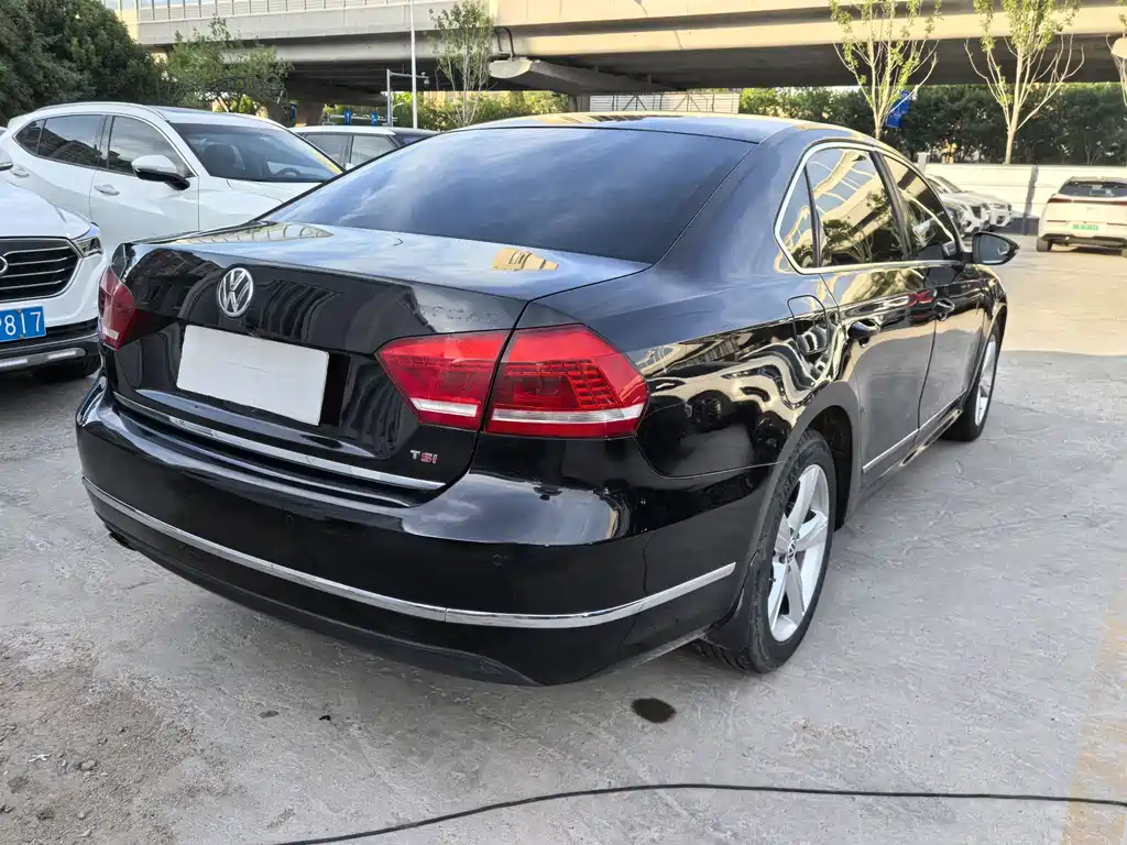 Volkswagen Passat 2014 — фото 10