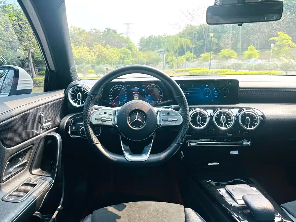 Mercedes-Benz A-Class 2021 — фото 11