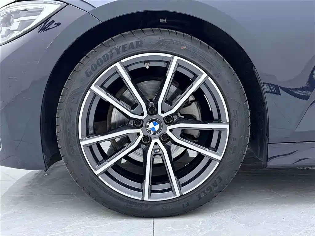 BMW 3 Series 2021 — фото 9