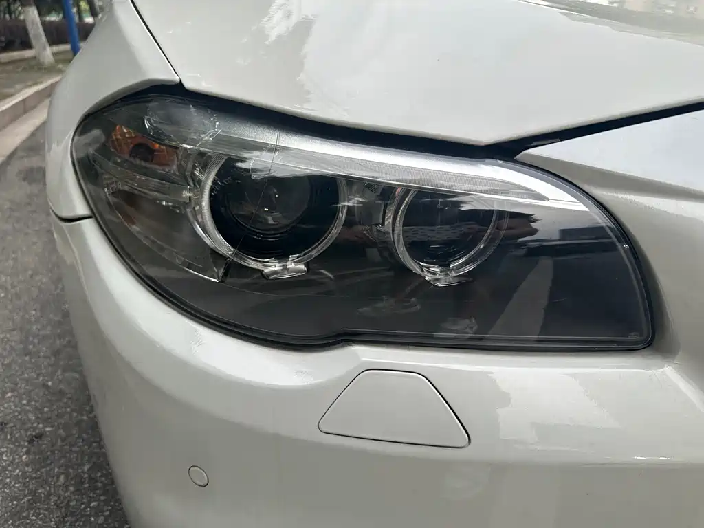 BMW 5 Series 2015 — фото 10