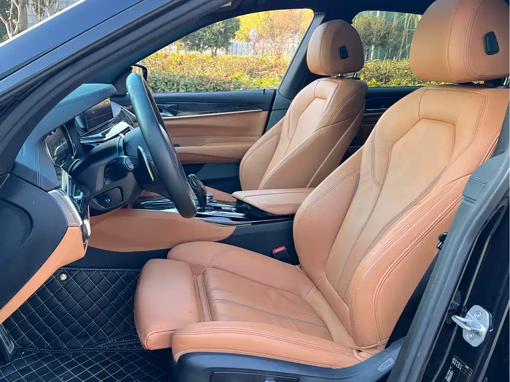 BMW 6 Series GT 2018 — фото 9