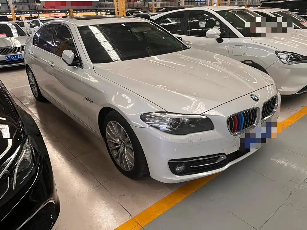 BMW 5 Series 2016 — фото 3