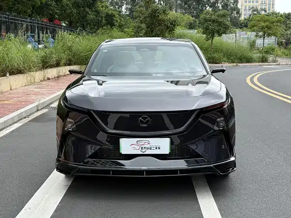 Mazda EZ-60 2025