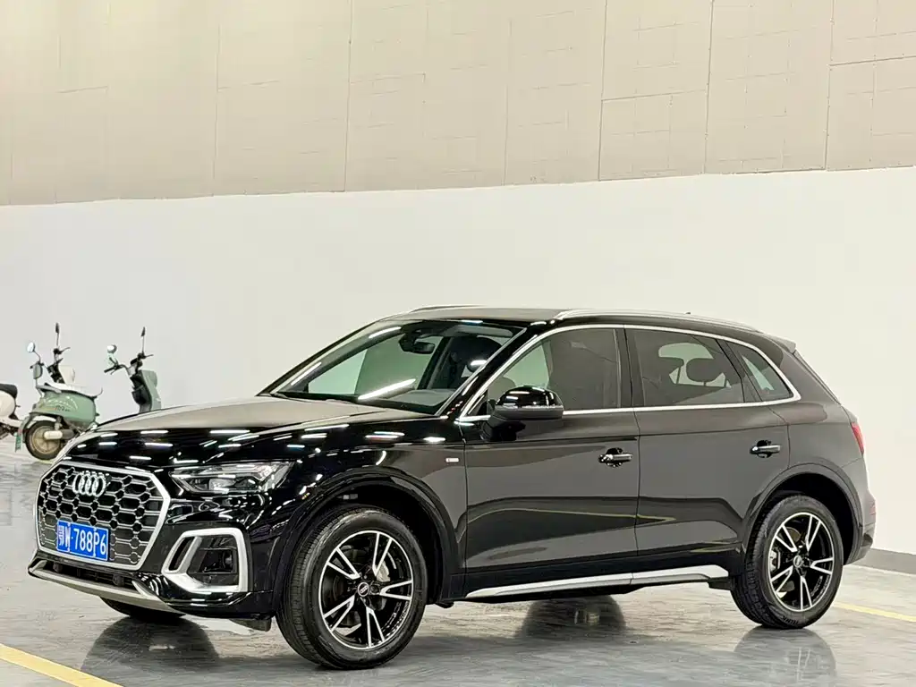 Audi Q5L 2024 — фото 1