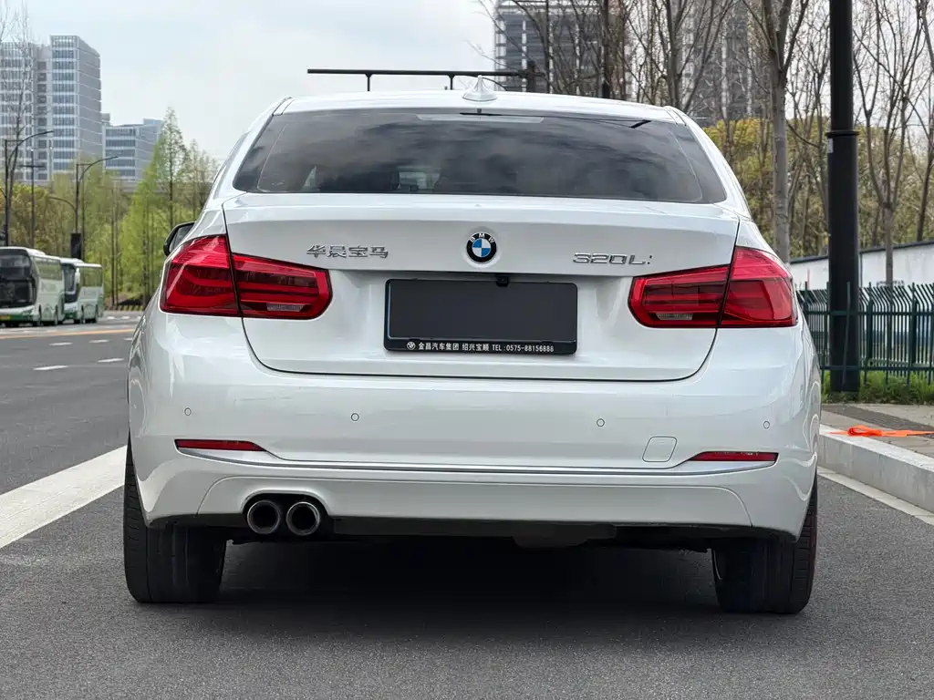 BMW 3 Series 2018 — фото 4