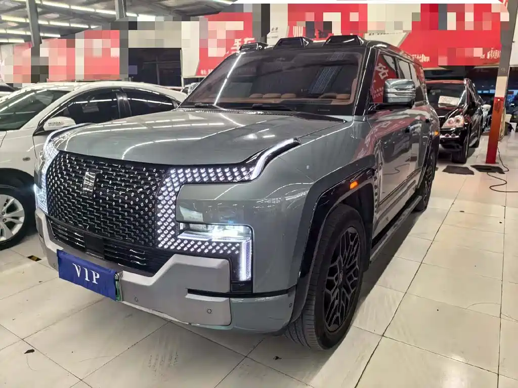 Yangwang U8 2023