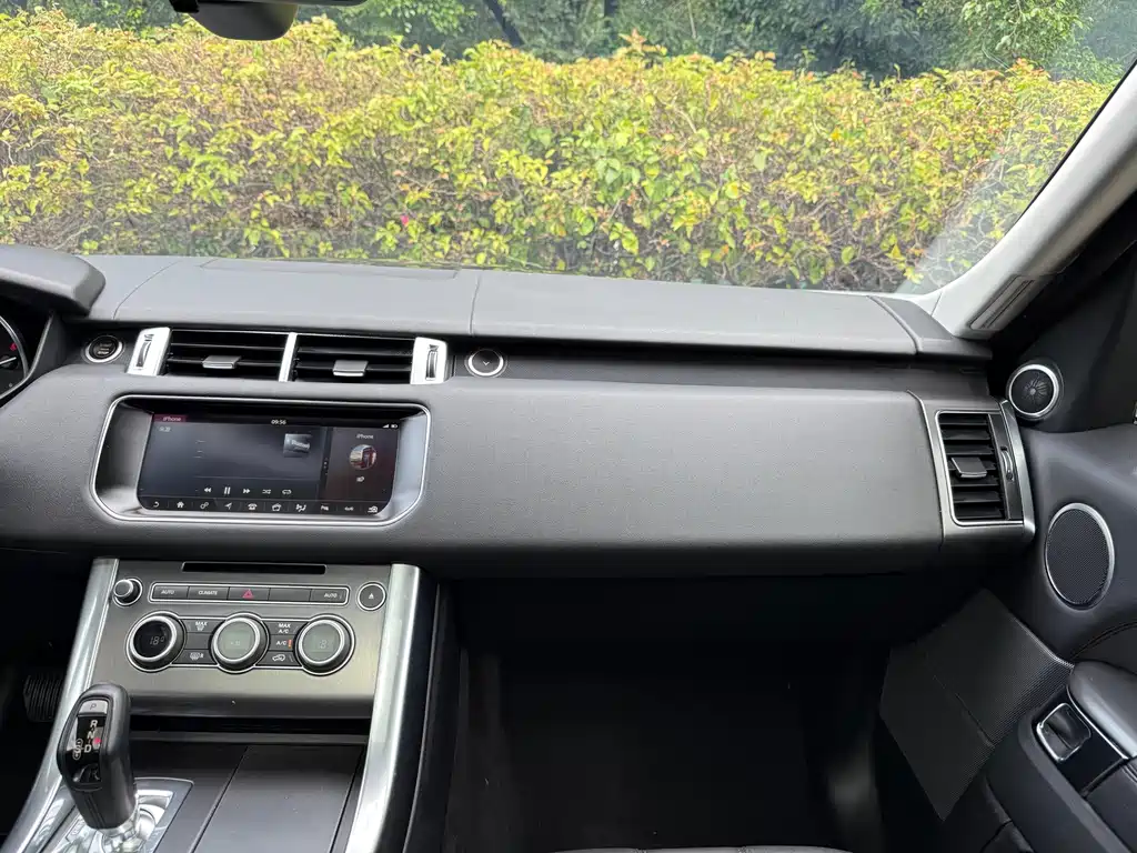 Land Rover Range Rover Sport 2018 — фото 8