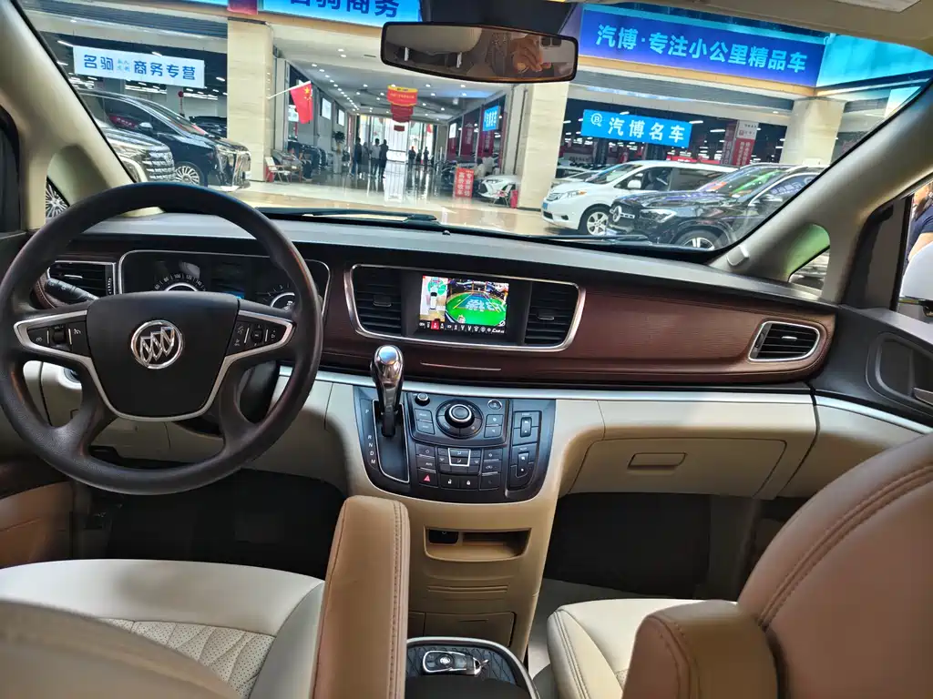 Buick GL8 2019 — фото 15