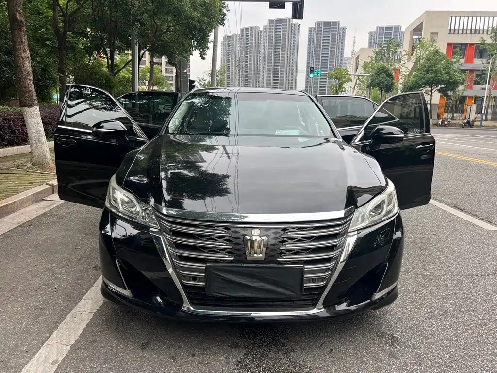 Toyota Crown 2019 — фото 5
