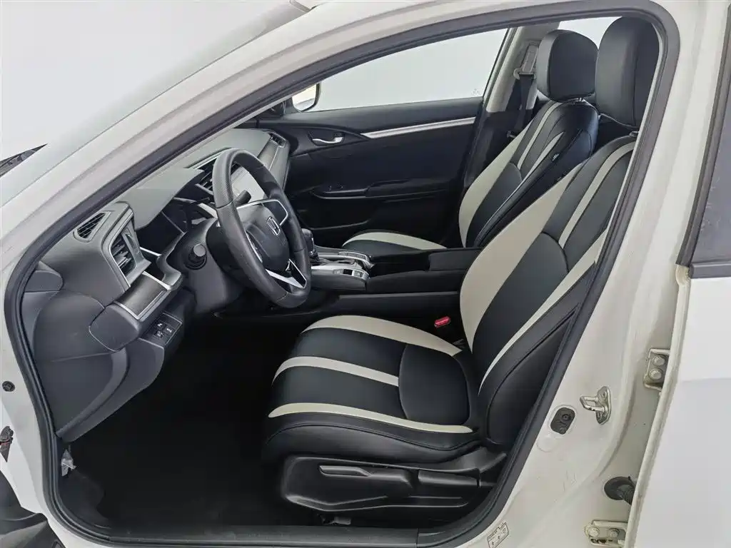 Honda Civic 2018 — фото 10