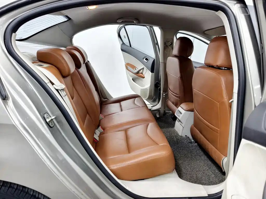 Peugeot 408 2014 — фото 15