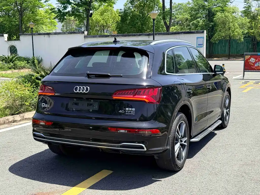 Audi Q5L 2019 — фото 8