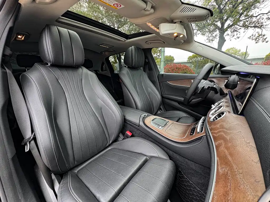 Mercedes-Benz E-Class 2019 — фото 21
