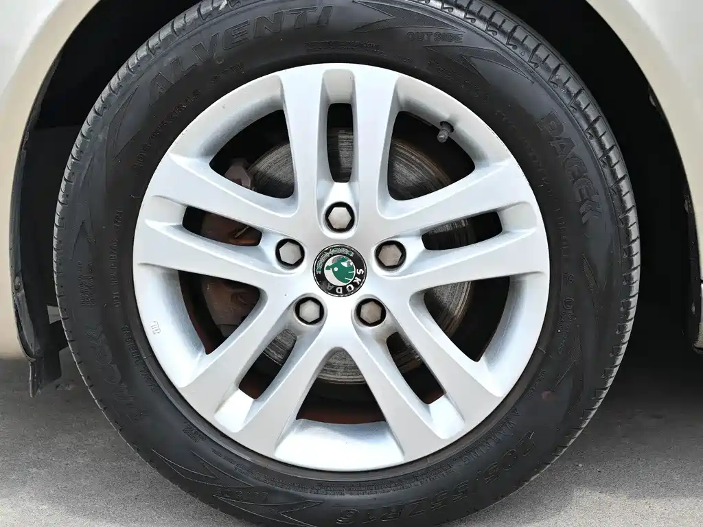 Skoda Octavia 2013 — фото 29
