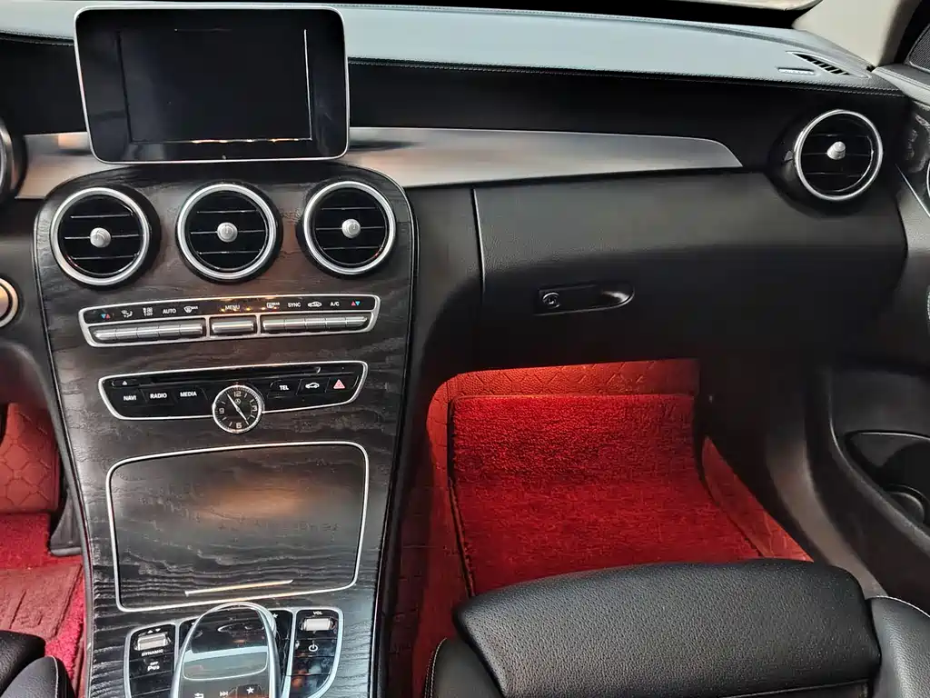 Mercedes-Benz C-Class 2018 — фото 13