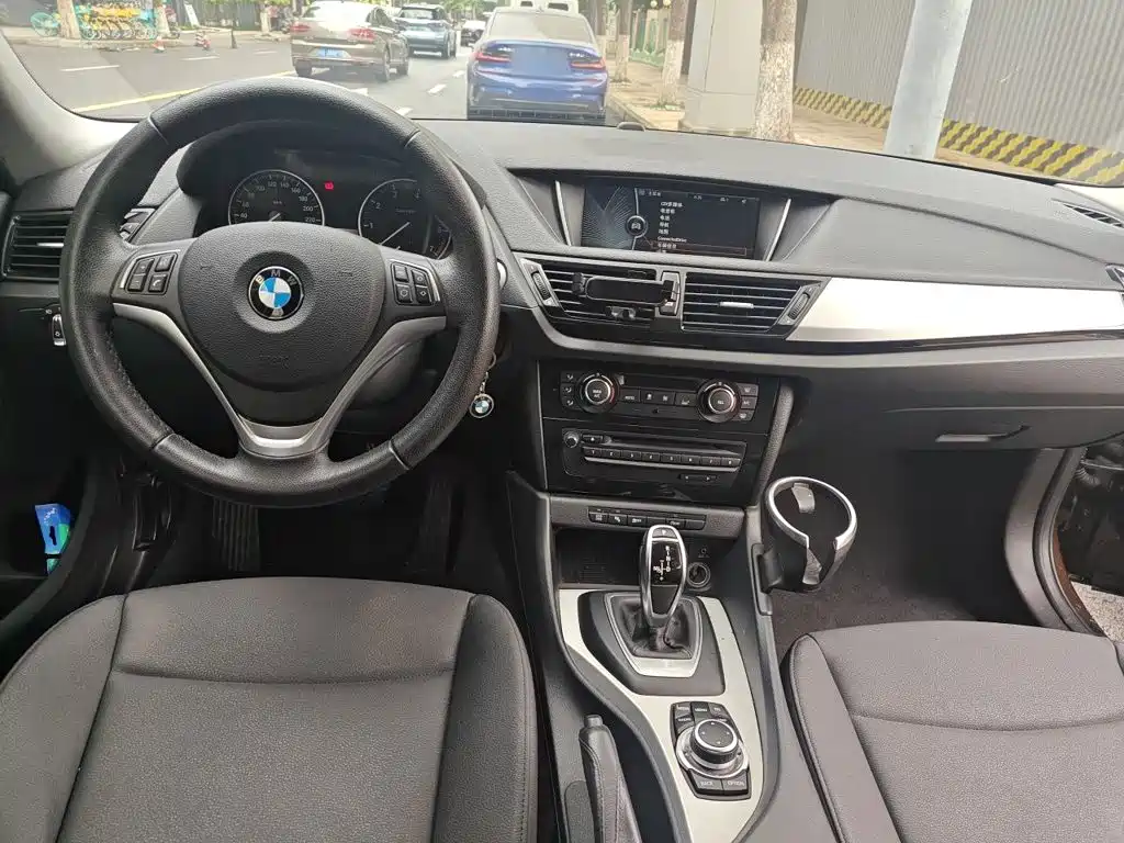 BMW X1 2014 — фото 10