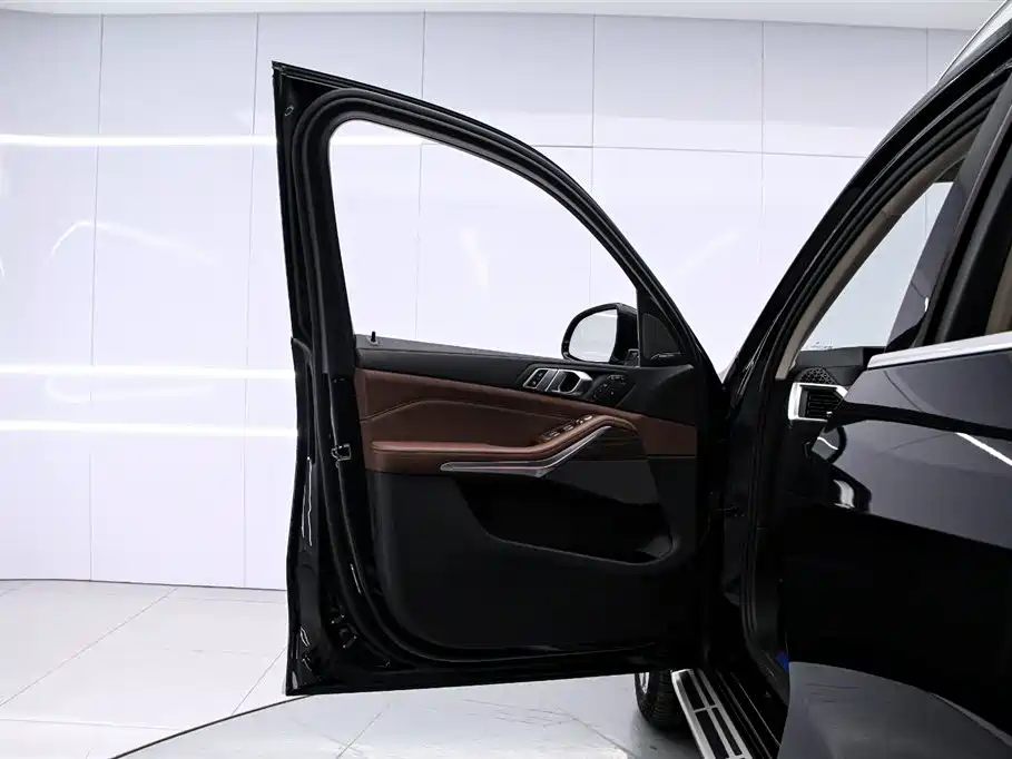 BMW X7 2025 — фото 11