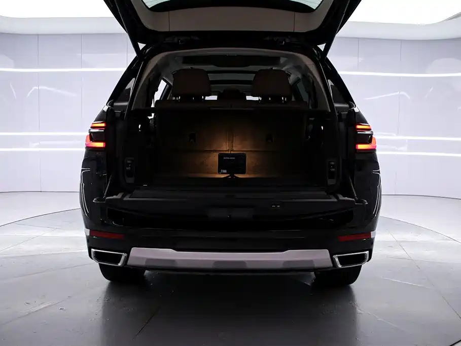 BMW X7 2025 — фото 15