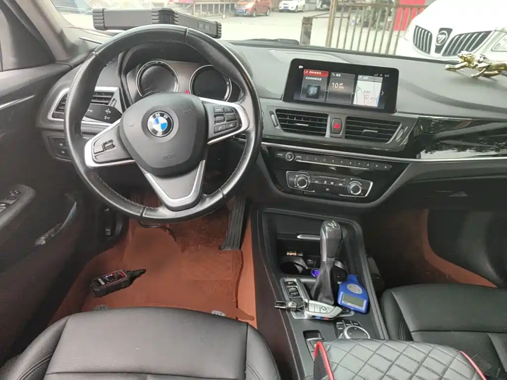 BMW 1 Series 2019 — фото 10