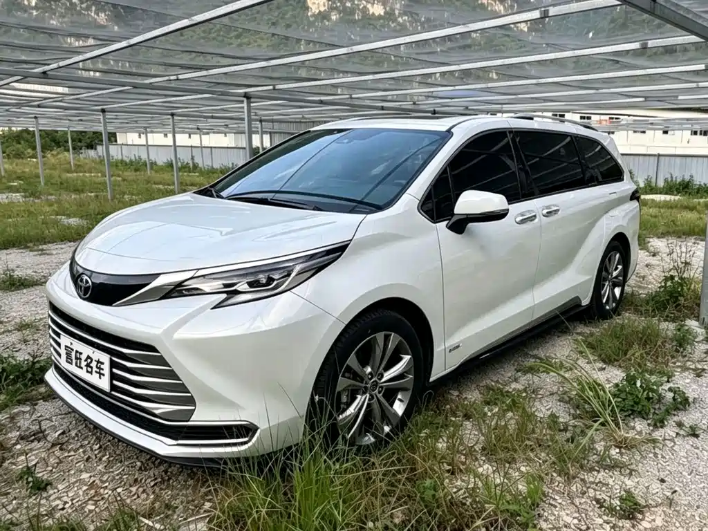 Toyota Sienna 2024