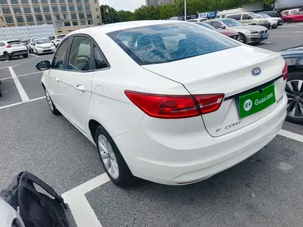 Ford Escort 2015