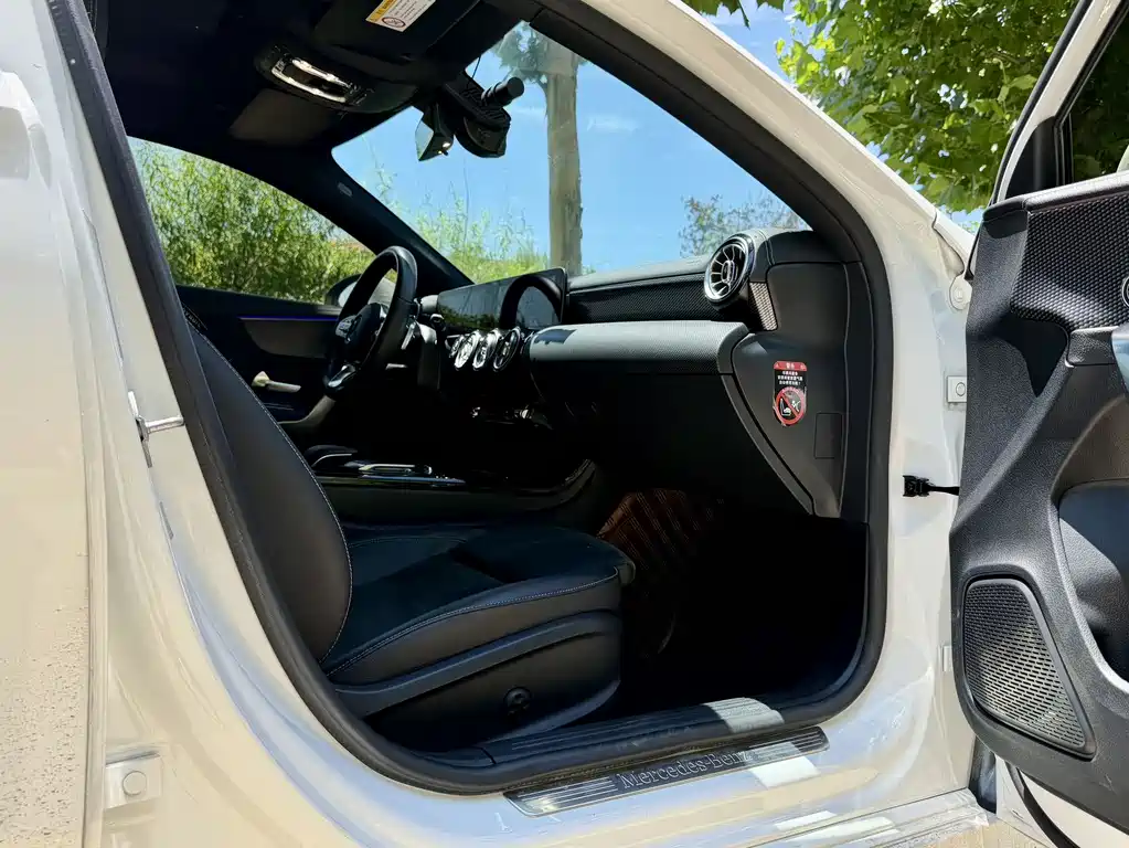 Mercedes-Benz A-Class 2020 — фото 14