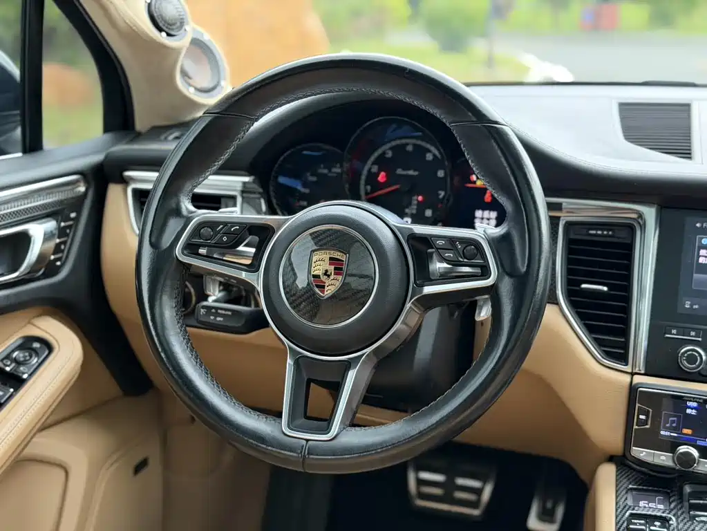Porsche Macan 2016 — фото 20