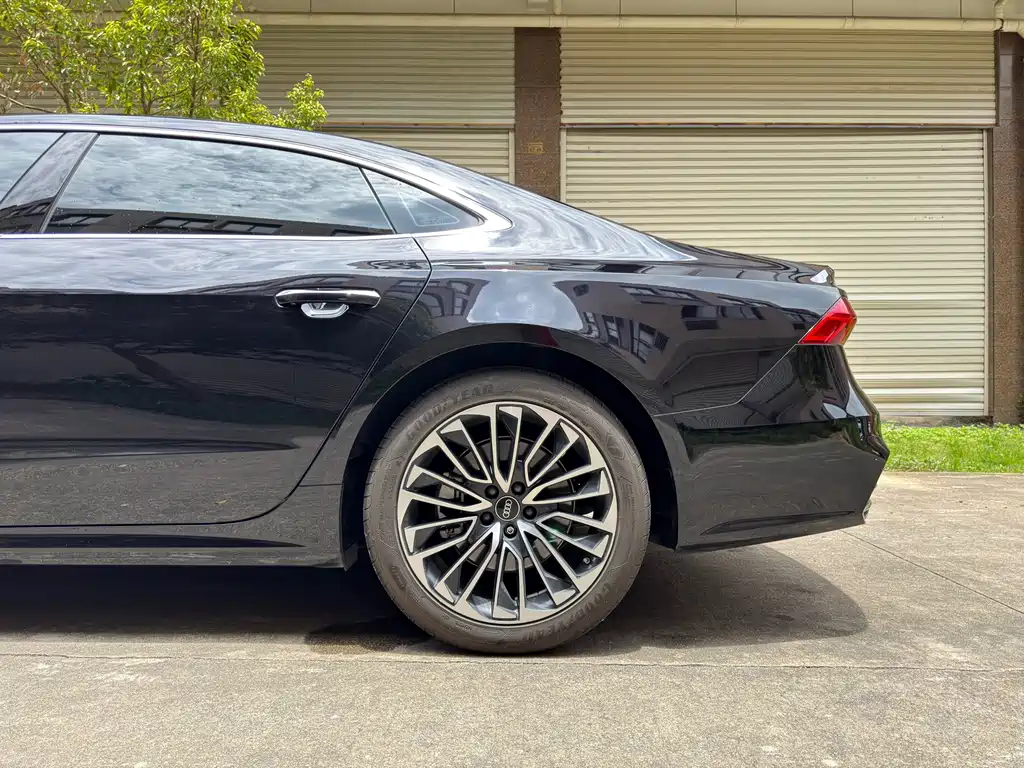 Audi A7L 2025 — фото 27