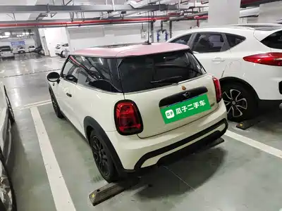 MINI MINI 2022