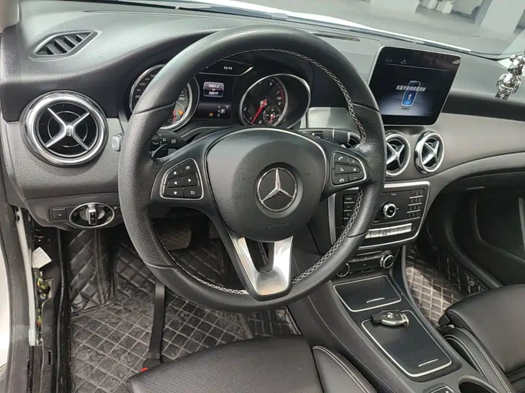 Mercedes-Benz GLA 2018 — фото 11