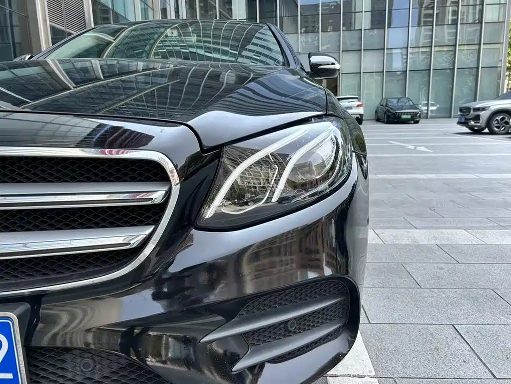 Mercedes-Benz E-Class 2017 — фото 13