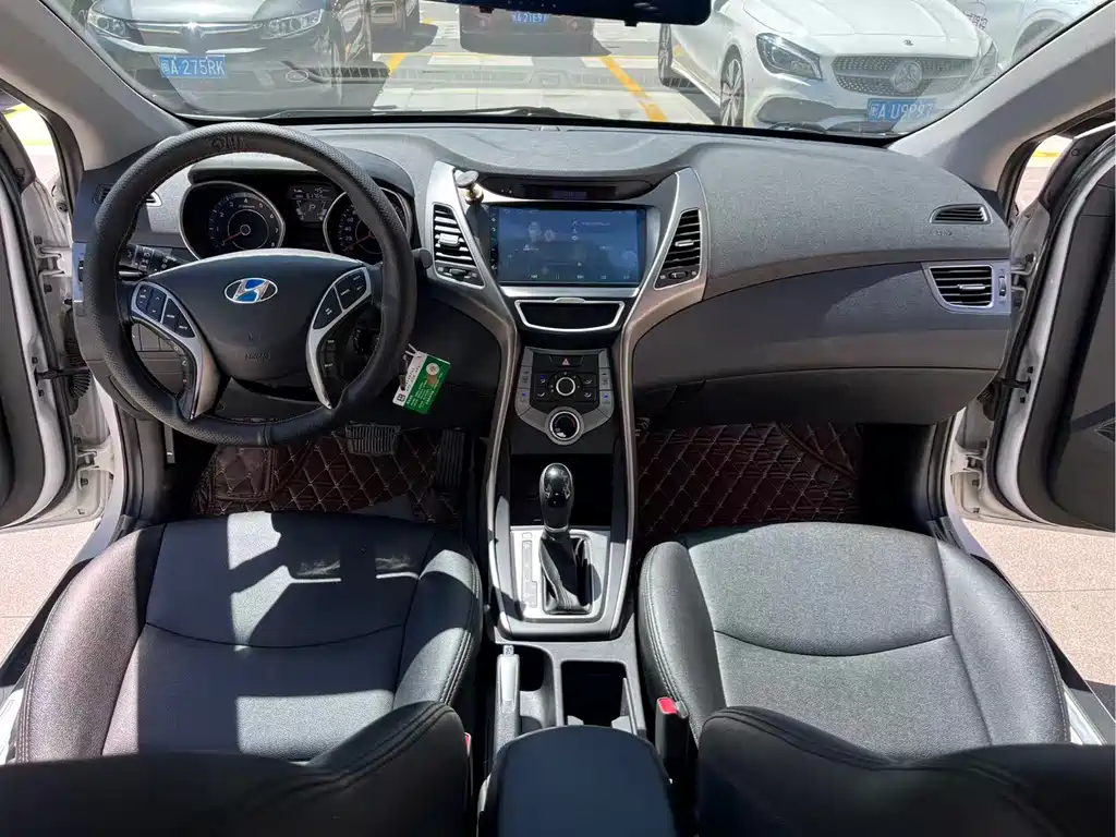 Hyundai Elantra Langdong 2018 — фото 24