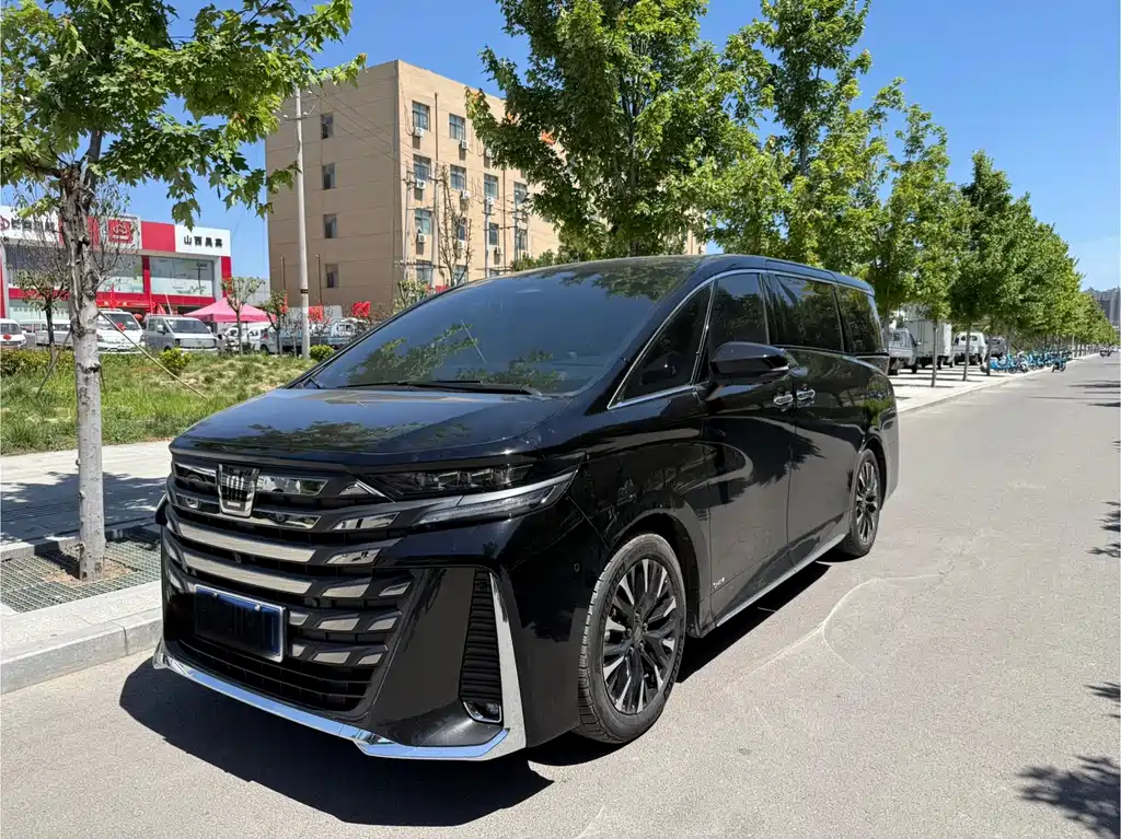 Toyota Vellfire 2025 — фото 1