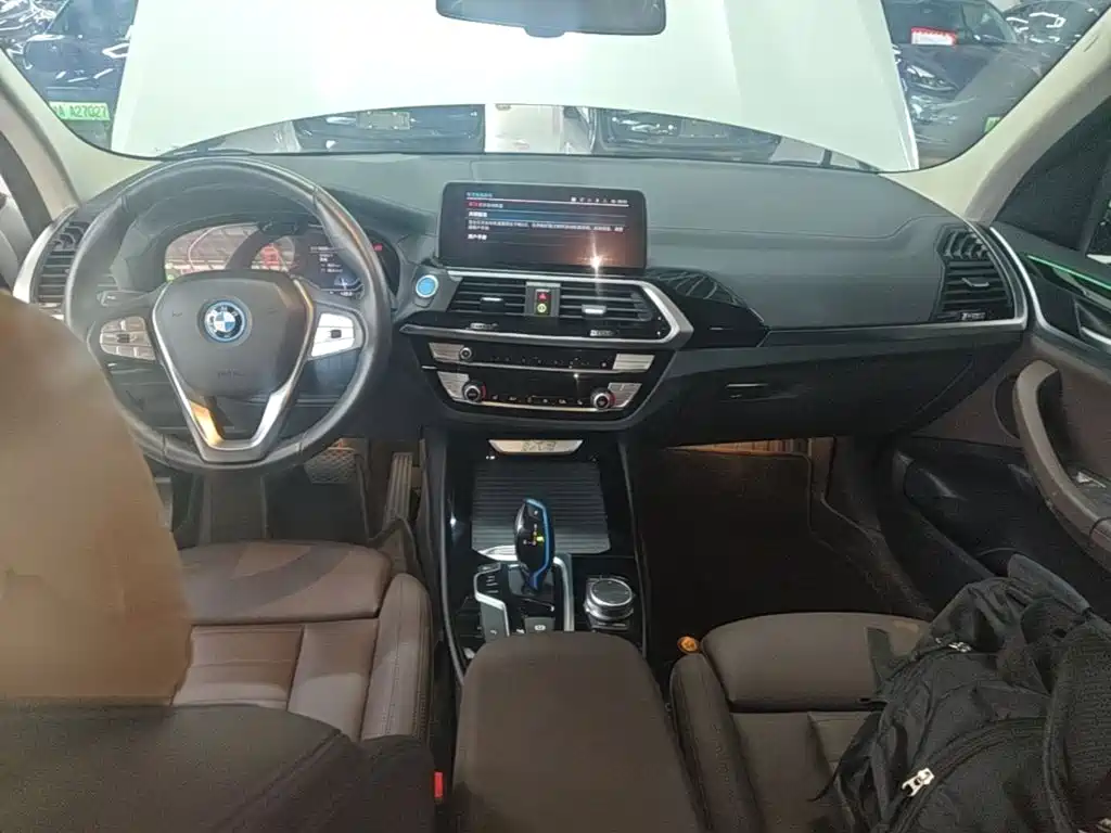 BMW iX3 2021 — фото 10