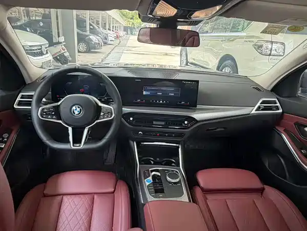 BMW i3 2024